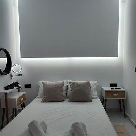 Alexander Luxury Apartments & Studios 美塔摩尔弗斯 客房 照片